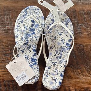 Lauren Conrad Floral Blue and White Women's Sandals